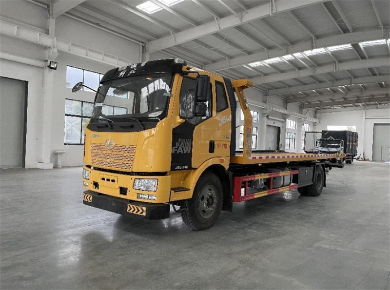 國(guó)六黃牌解放J6平板一拖二清障車(chē)