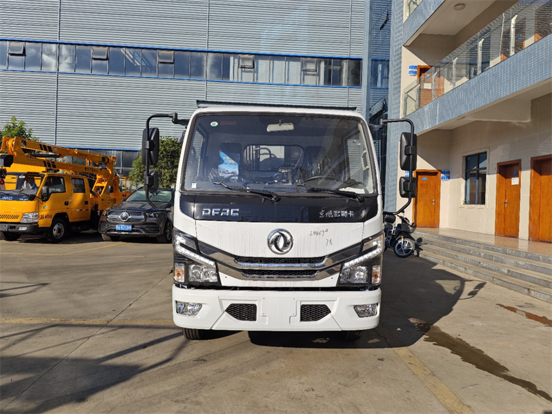 7方東風(fēng)東風(fēng)多利卡壓縮垃圾車