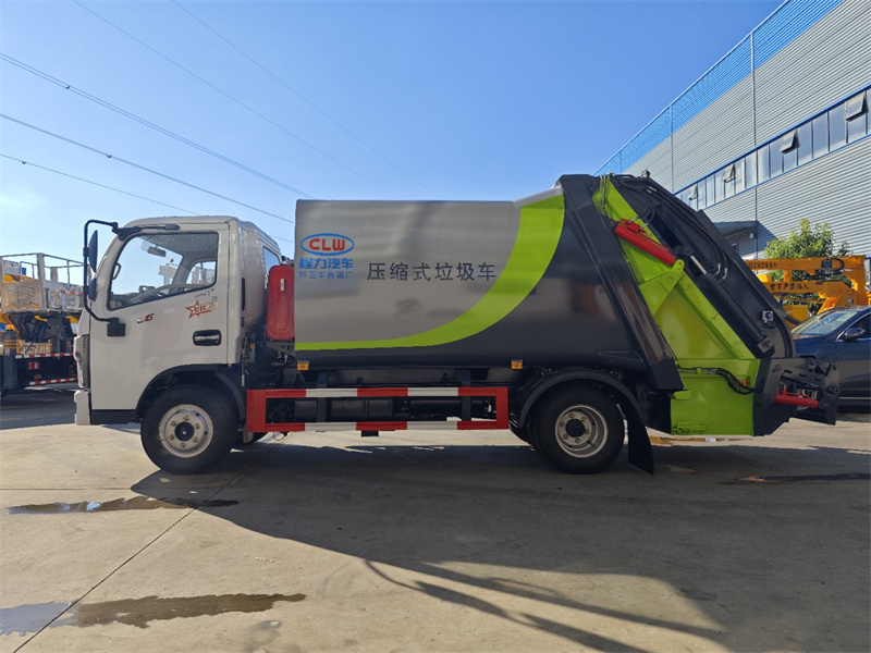 7方東風(fēng)東風(fēng)多利卡壓縮垃圾車